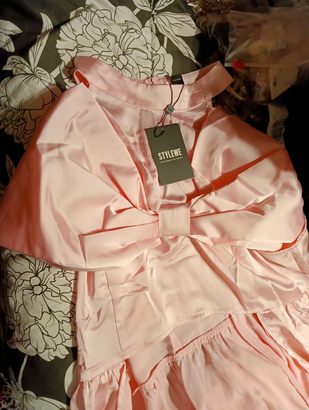 Ash Wednesday Pix:StyleWe NWT PINK CHAMPAGNE BOW HIGH LOW TOP - Picture 5 of 5